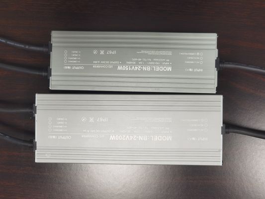 Casilla de aluminio Fuente de alimentación impermeable IP54 Fuente de salida única impermeable 100 ~ 264 VAC 8.3A