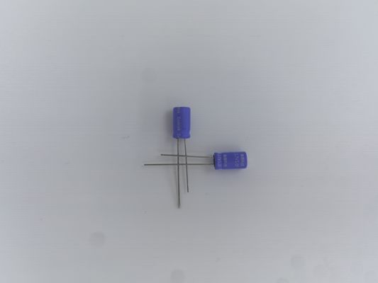 2.7V 1.0F Calor húmedo en estado estacionario 40C Alta capacidad del condensador Durabilidad del ciclo 000 veces ESR≤4