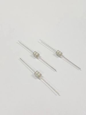 Protección del tubo de descarga de gas de alto voltaje / tubo de descarga de gas Axial UL Reconocido &lt; 1PF Capacidad