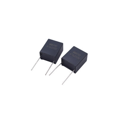 Tipo de montaje a través del agujero Compatible con RoHS MMKP82 condensador683J630V con amplio rango de capacidad
