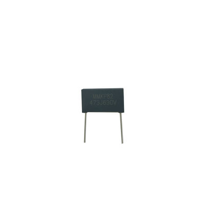 Condensador MMKP82 con estructura metalizada de doble cara y coeficiente de temperatura de capacitancia negativo